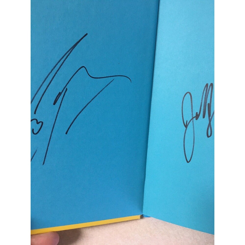 AMY GIGGLES By Coy Bowles - Hardcover New forward by Zac Brown signed - Picture 4 of 4